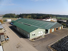 Kámen u Havlíčkova Brodu zelené zastřešení stáje
